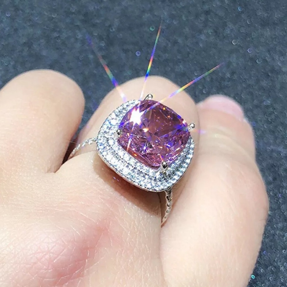 - WEDDING RING - Picture 4 of 7